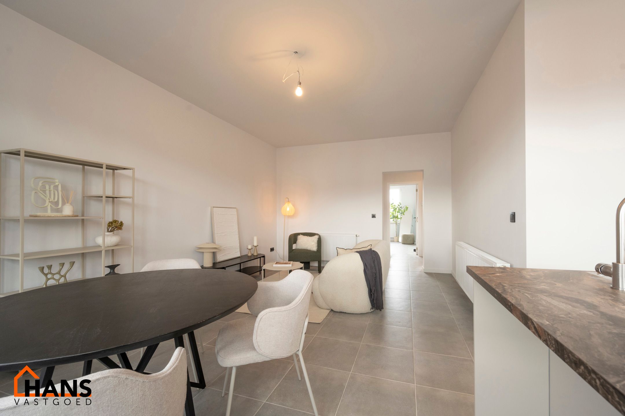 Instapklaar appartement met garage en tuin. foto 4