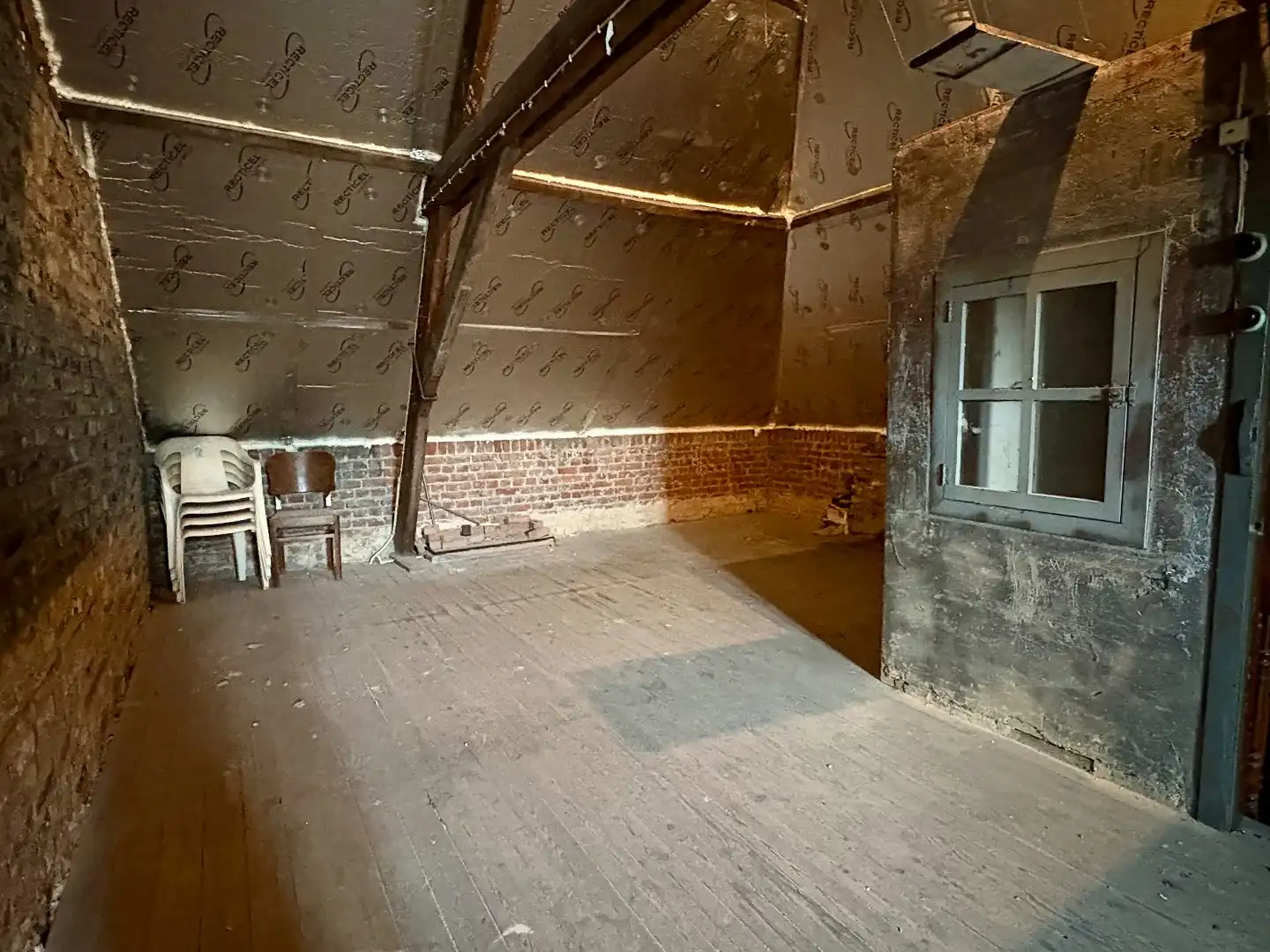 Halfopen herenhuis te koop in Kooigem op 1.382 m² grond foto 11