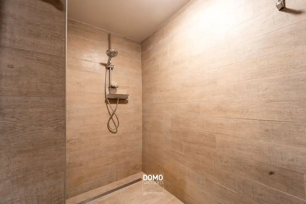 Verrassend ruime woning met karakter te Kuringen. foto 9