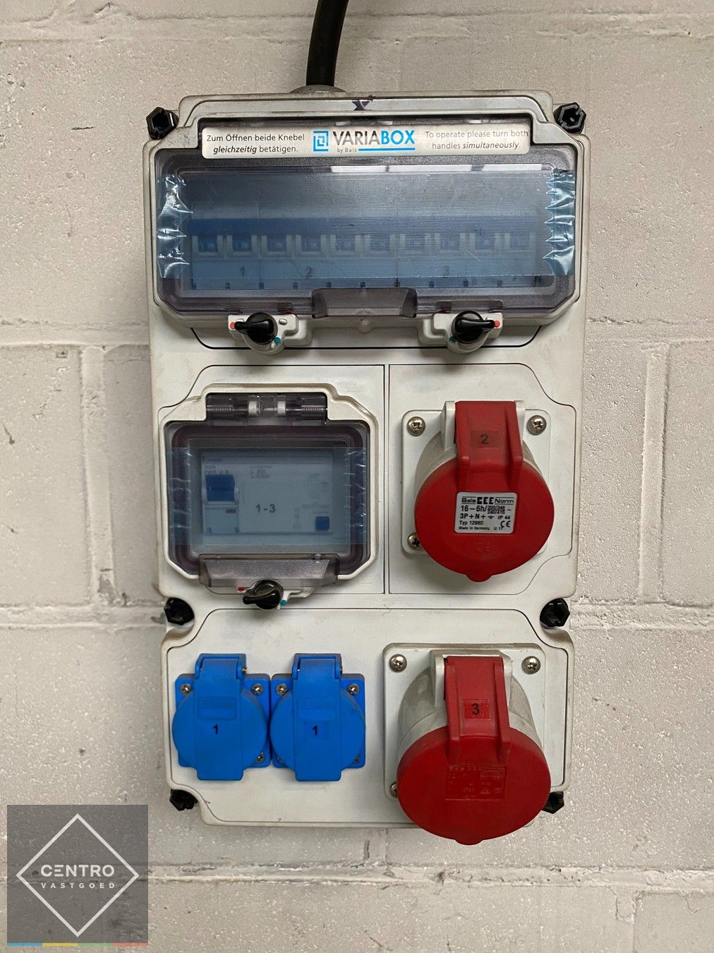 Logistieke LOODS/MAGAZIJN van ± 520m2 met 5 poorten waarvan 3 loskades TE ROESELARE ! foto 14