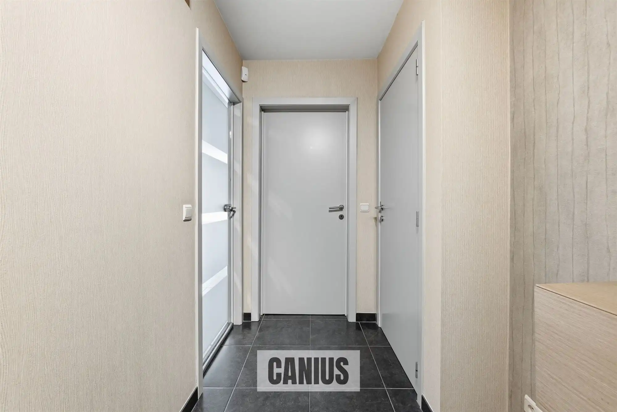 STIJLVOL GELIJKVLOERS APPARTEMENT MET DRIE SLAAPKAMERS foto 6