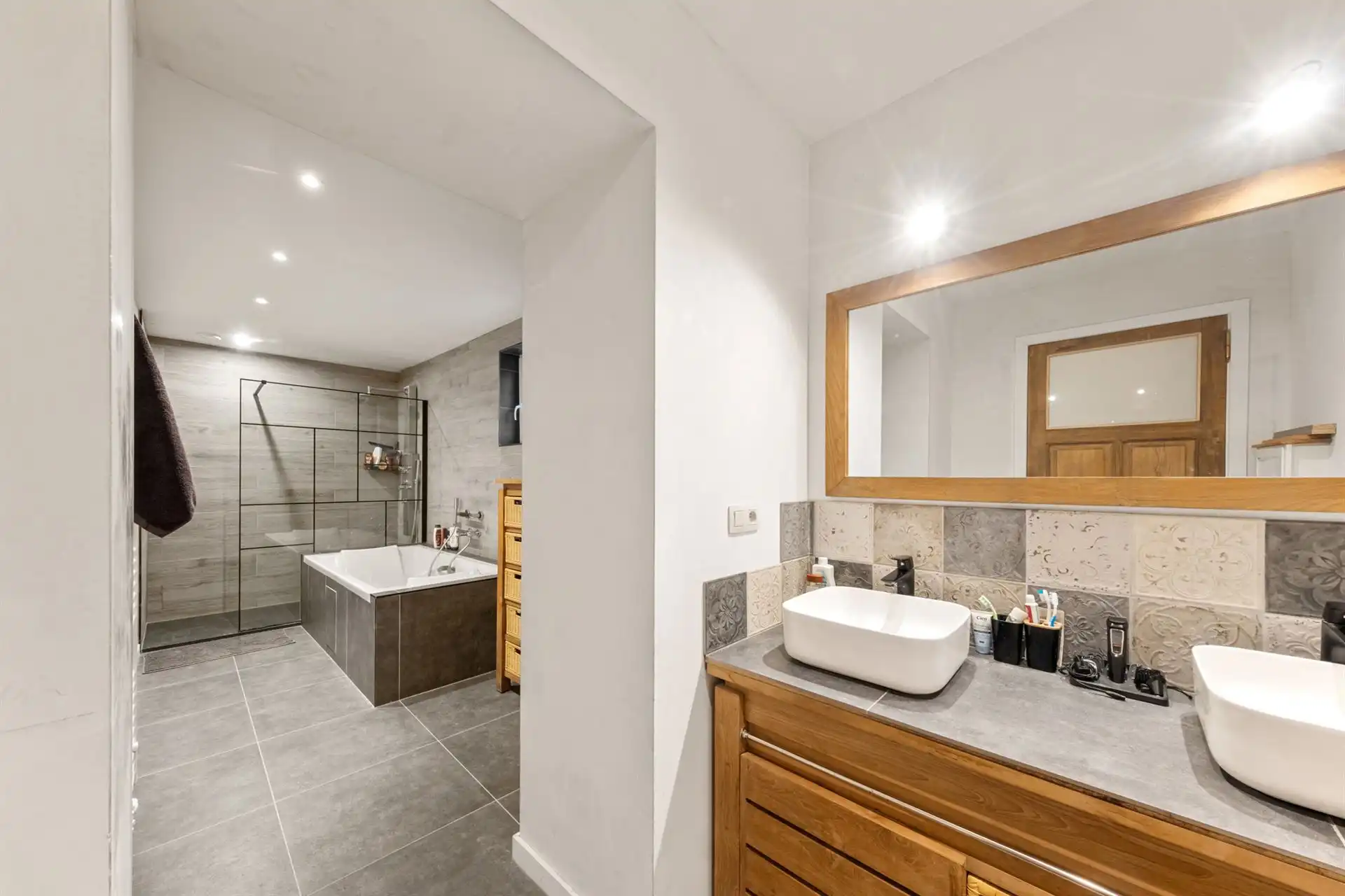Ruime en energiezuinige woning met studio en tuin in Gaurain foto 17