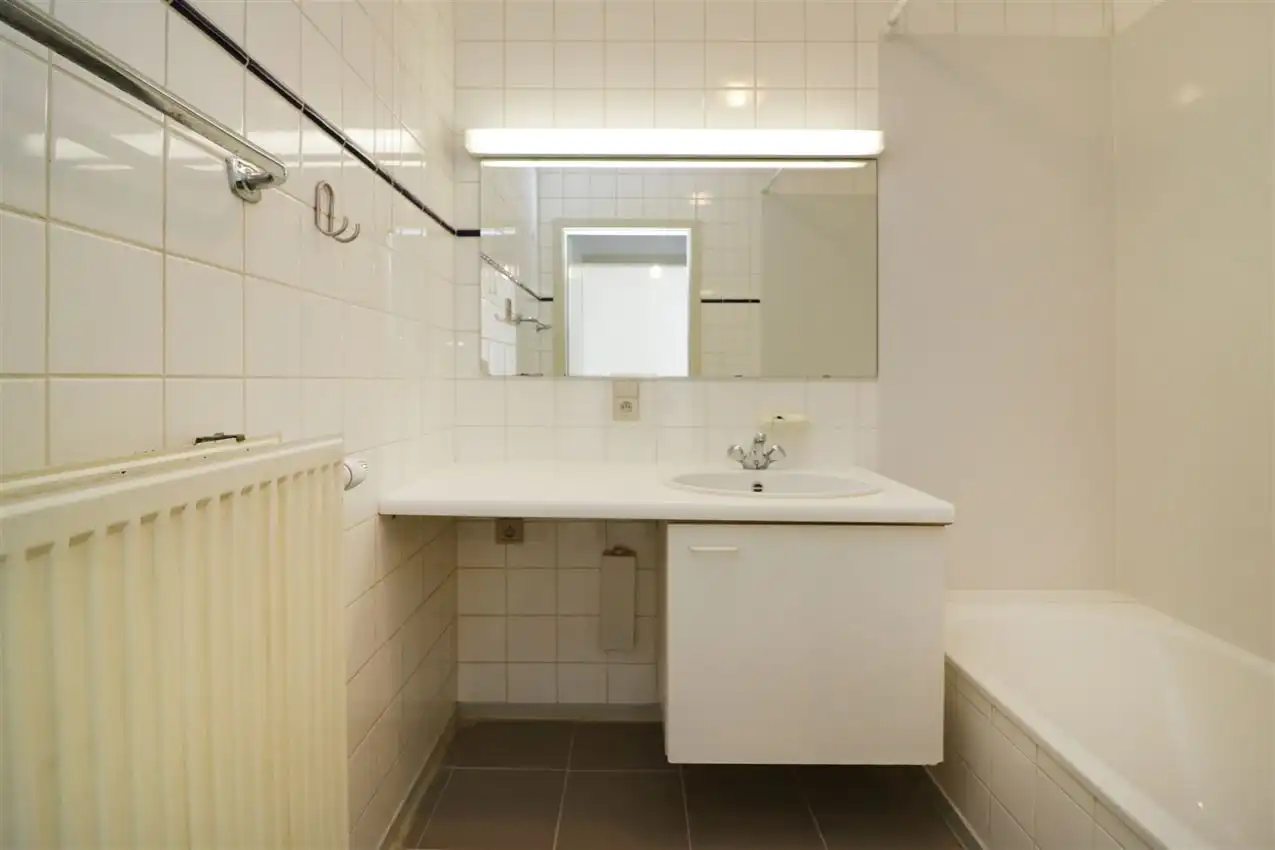 App. met één slaapkamer, autostaanplaats, nabij centrum foto 11