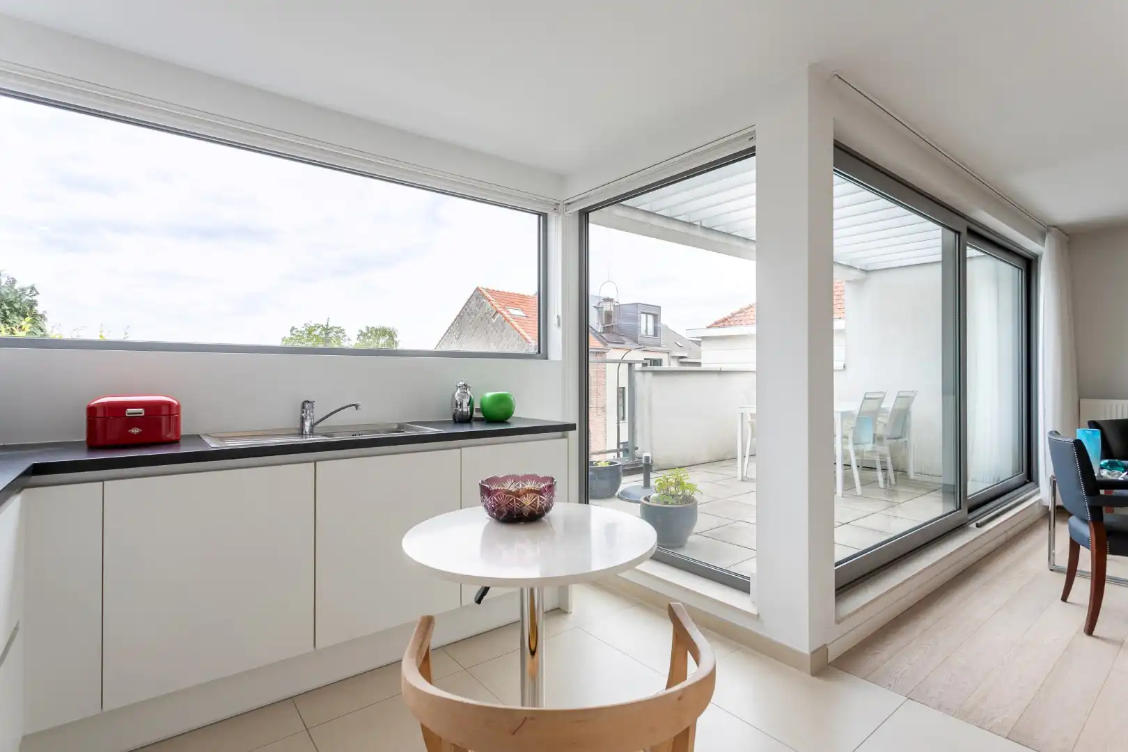 Instapklaar duplex app. met garageboxen te Beersel foto 9