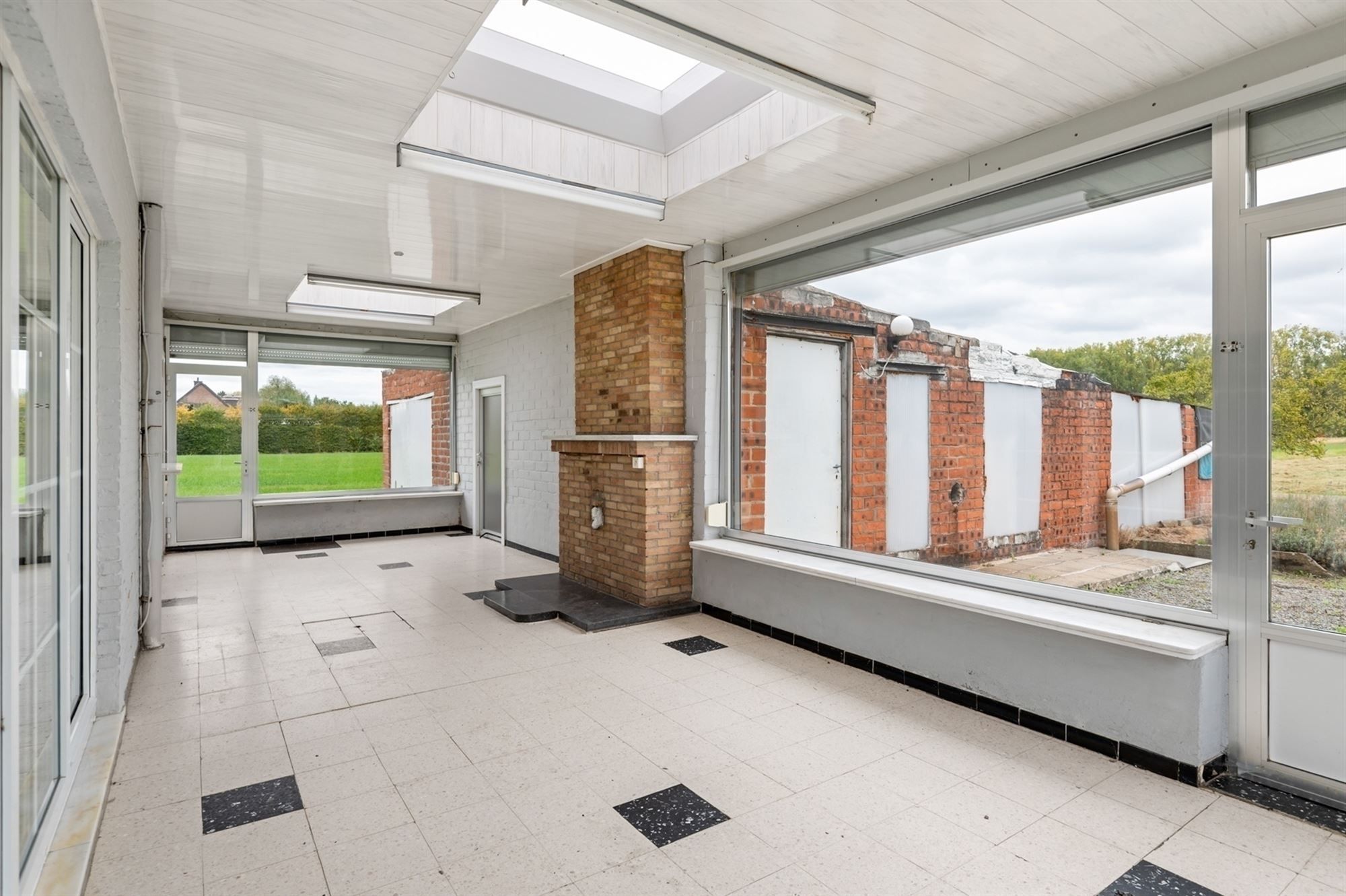 Te renoveren woning met 5 slpks te Koningshooikt foto 8