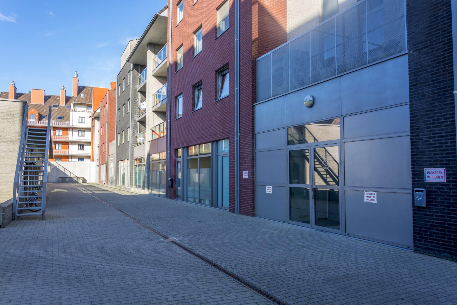 Ruim appartement aan het station met twee terrassen foto 22