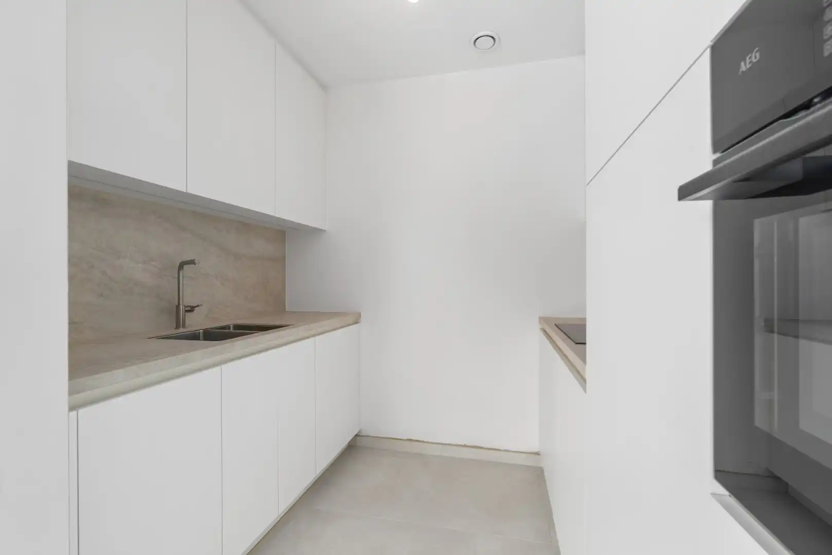 Ruim appartement met terras en lift in Koksijde, 3 slaapkamers, bouwjaar 2024, 110.00m², omgeving zeedijk, digitale tv, 2 badkamers foto 4
