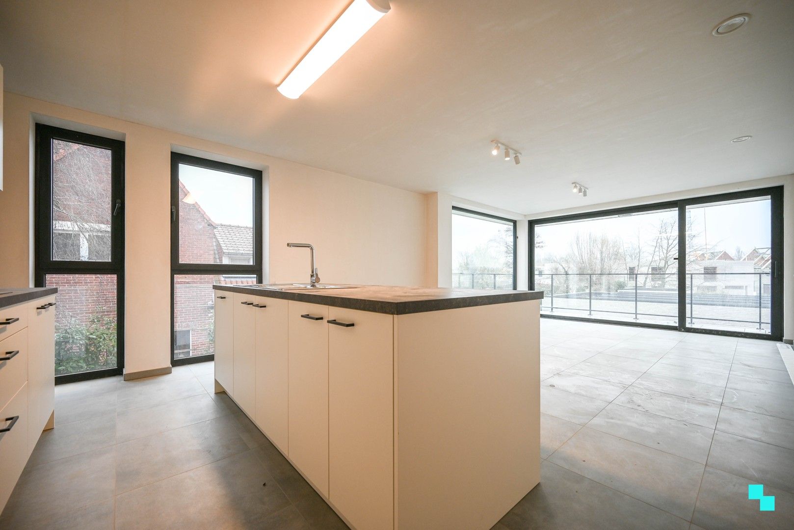 Nieuwbouwappartement nabij centrum Waregem foto 2