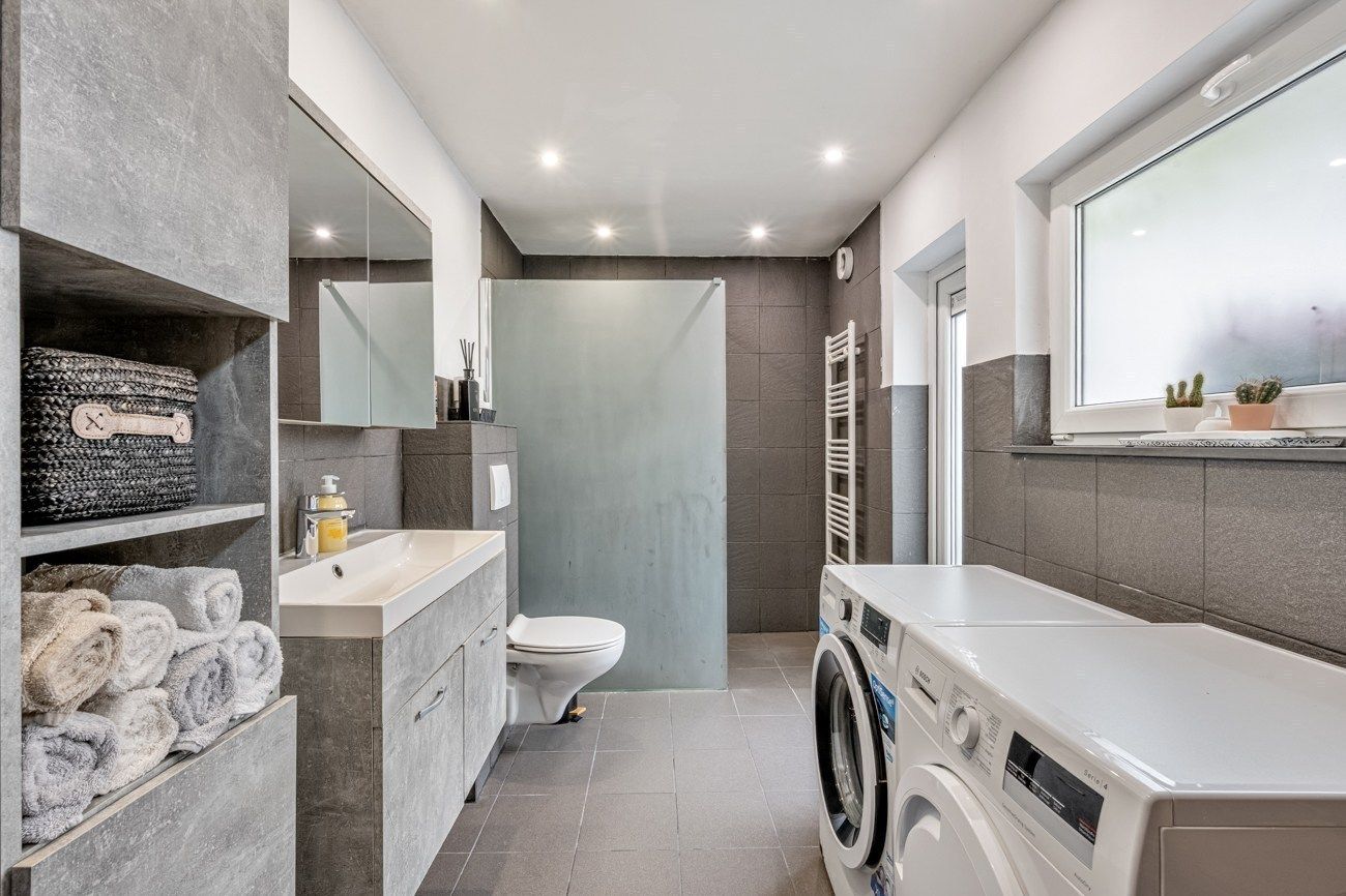 Instapklare woning op gegeerde locatie in Sint-Amandsberg foto 9