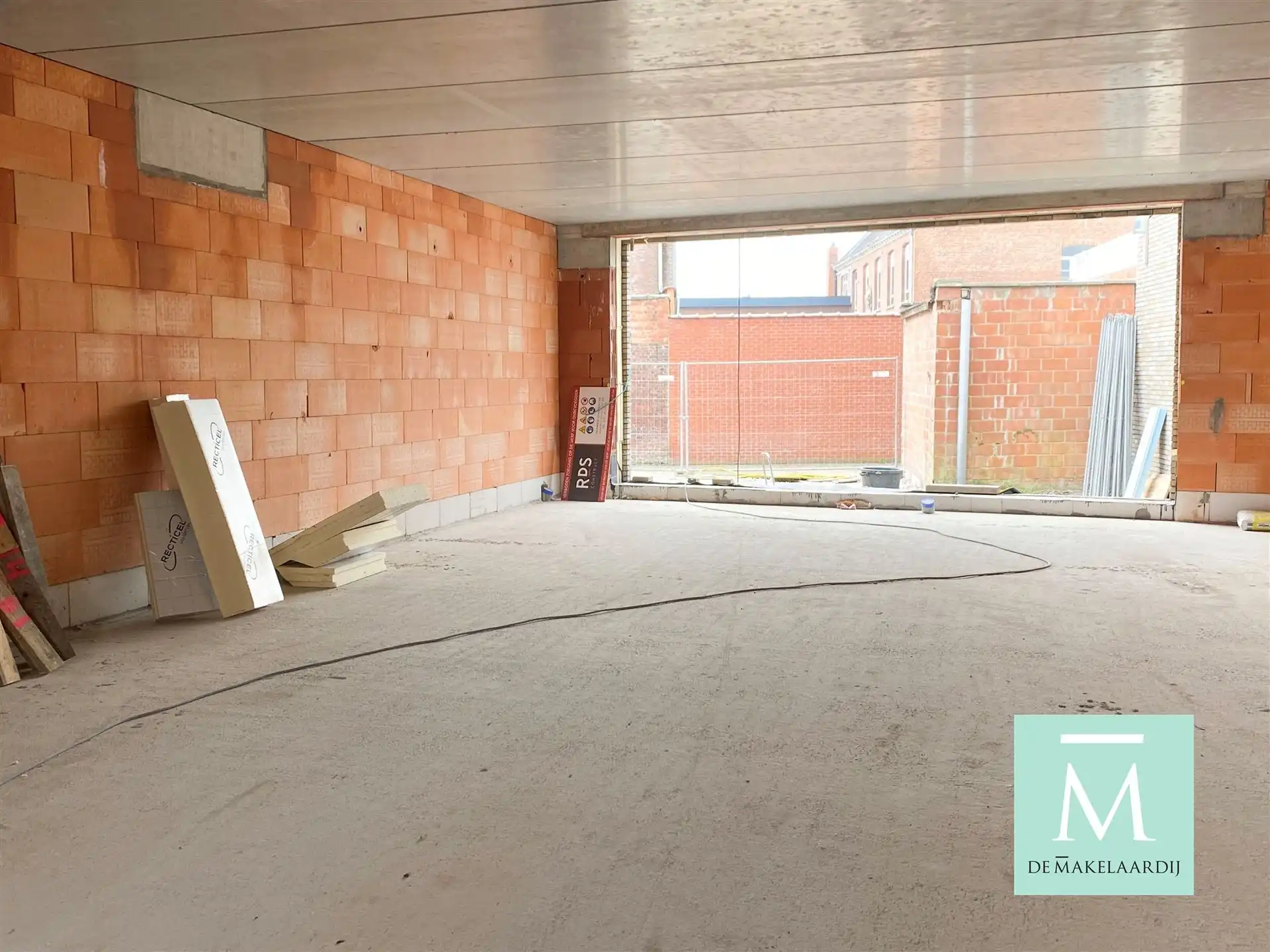 TOP-gelegen handelsruimte op de markt van Sint-Katelijne-Waver foto 3