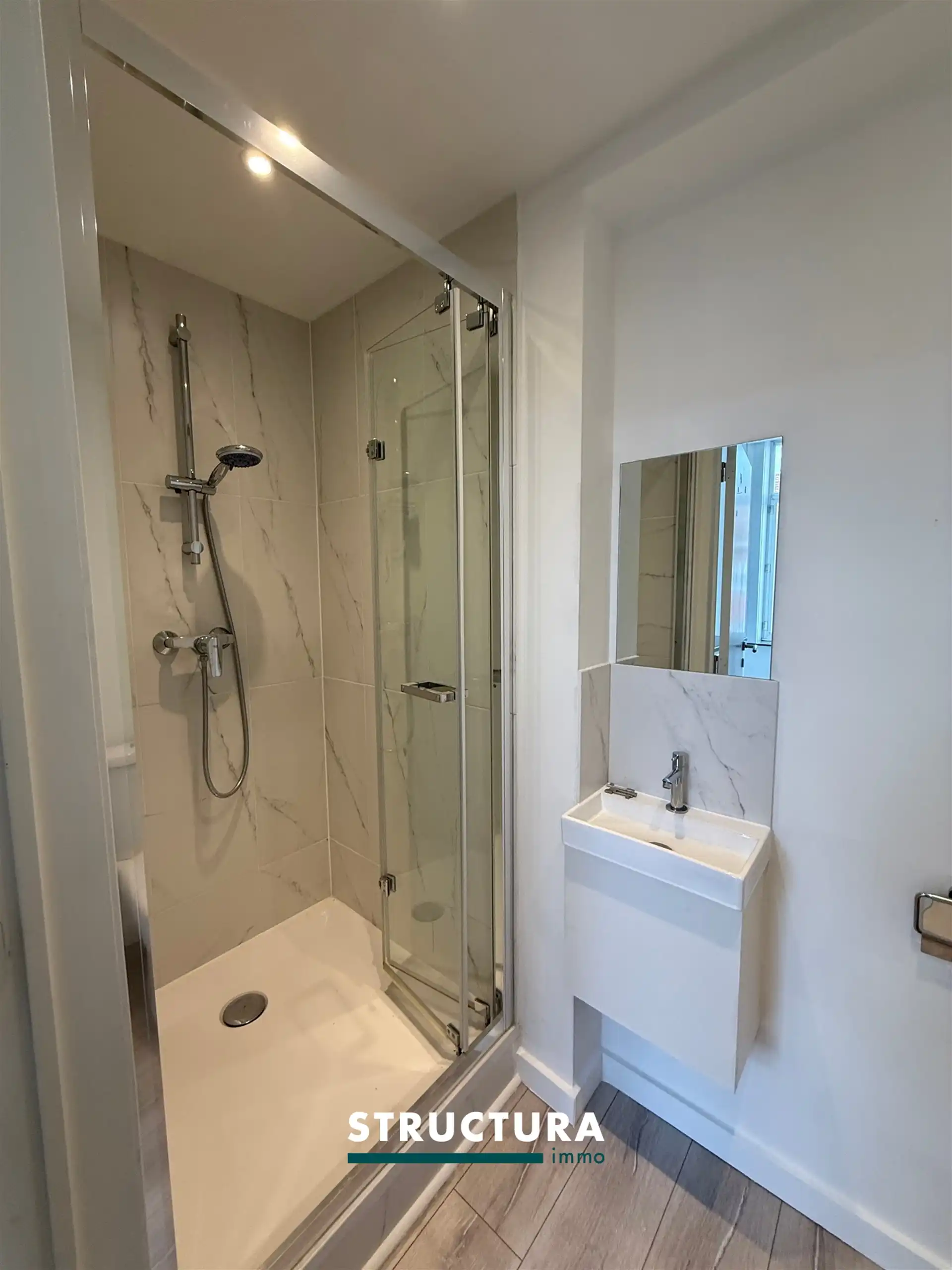 Veelzijdige woning (kangoeroewonen, wonen/werken, ...) met tuin en oprit foto 20