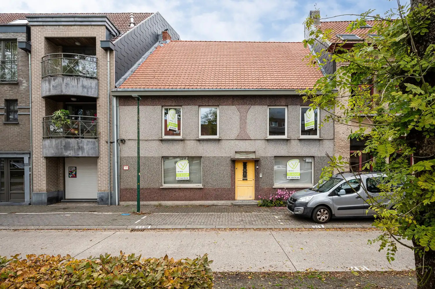 Statige woning met ruime tuin in het centrum van Kaprijke foto 2