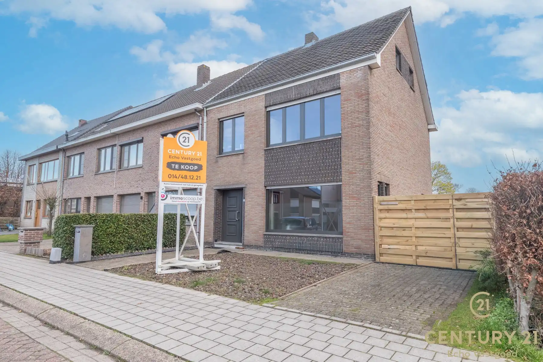 Charmante woning met 3slpk, garage en tuin in Oud-Turnhout foto {{pictureIndex}}