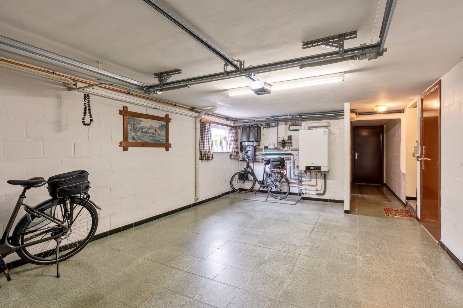Goed onderhouden split-levelgezinswoning met paardenstallen op een riant perceel van maar liefst 68a79ca!  foto 21