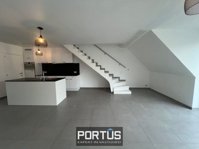 Instapklaar recent appartement met 3 slaapkamers te huur te Nieuwpoort foto {{pictureIndex}}