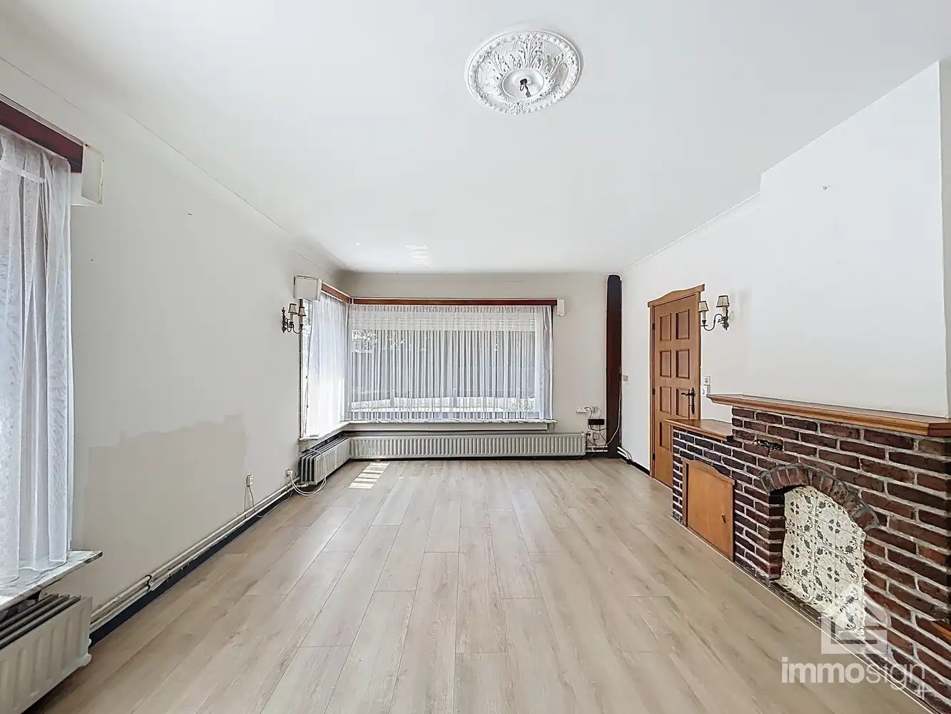 Charmante gezinswoning met potentieel op ruim hoekperceel in hartje Eksel foto 9