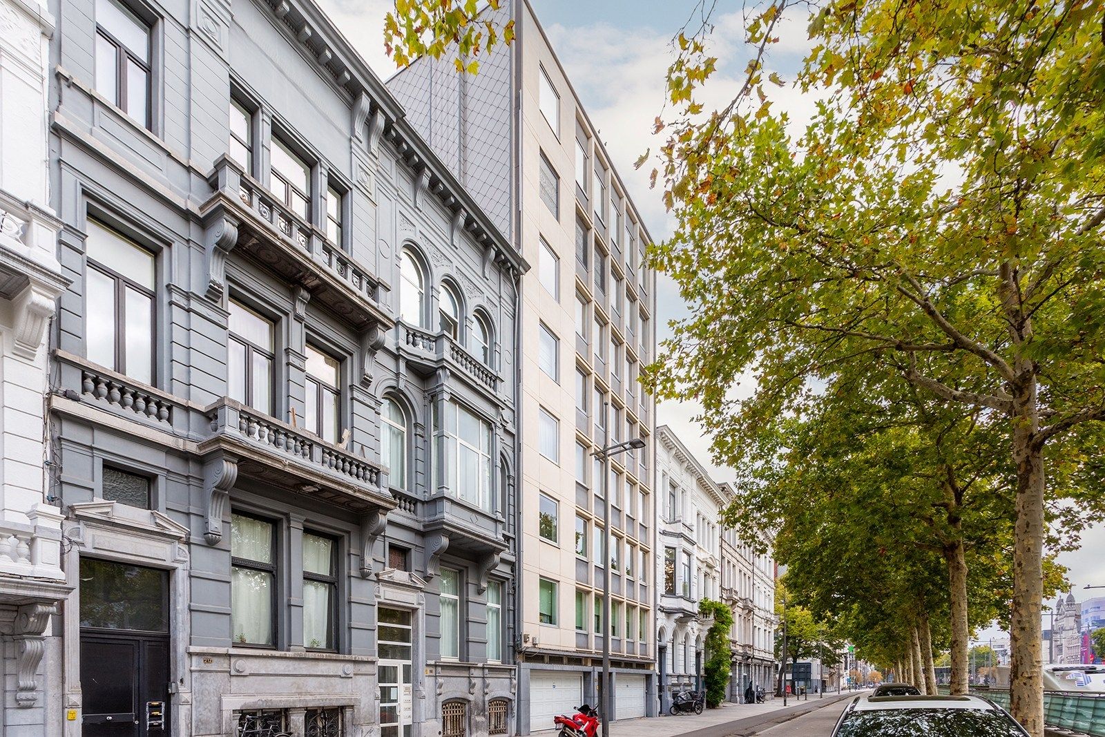 Architecturale parel met een zee van ruimte foto 27