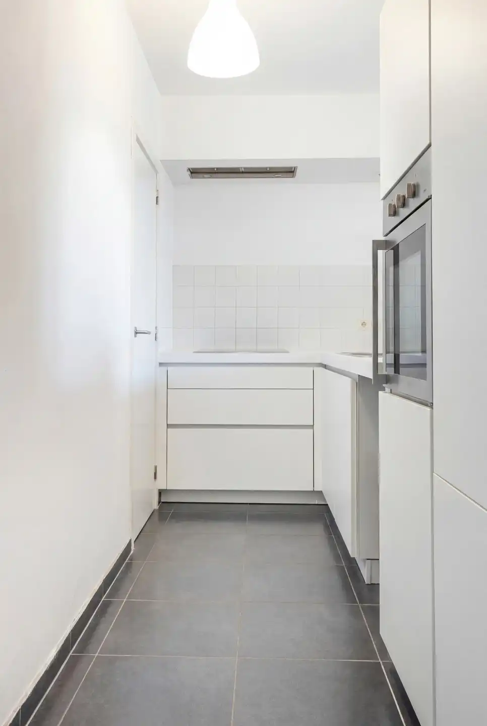 Op een steenworp van de NAVO foto 6