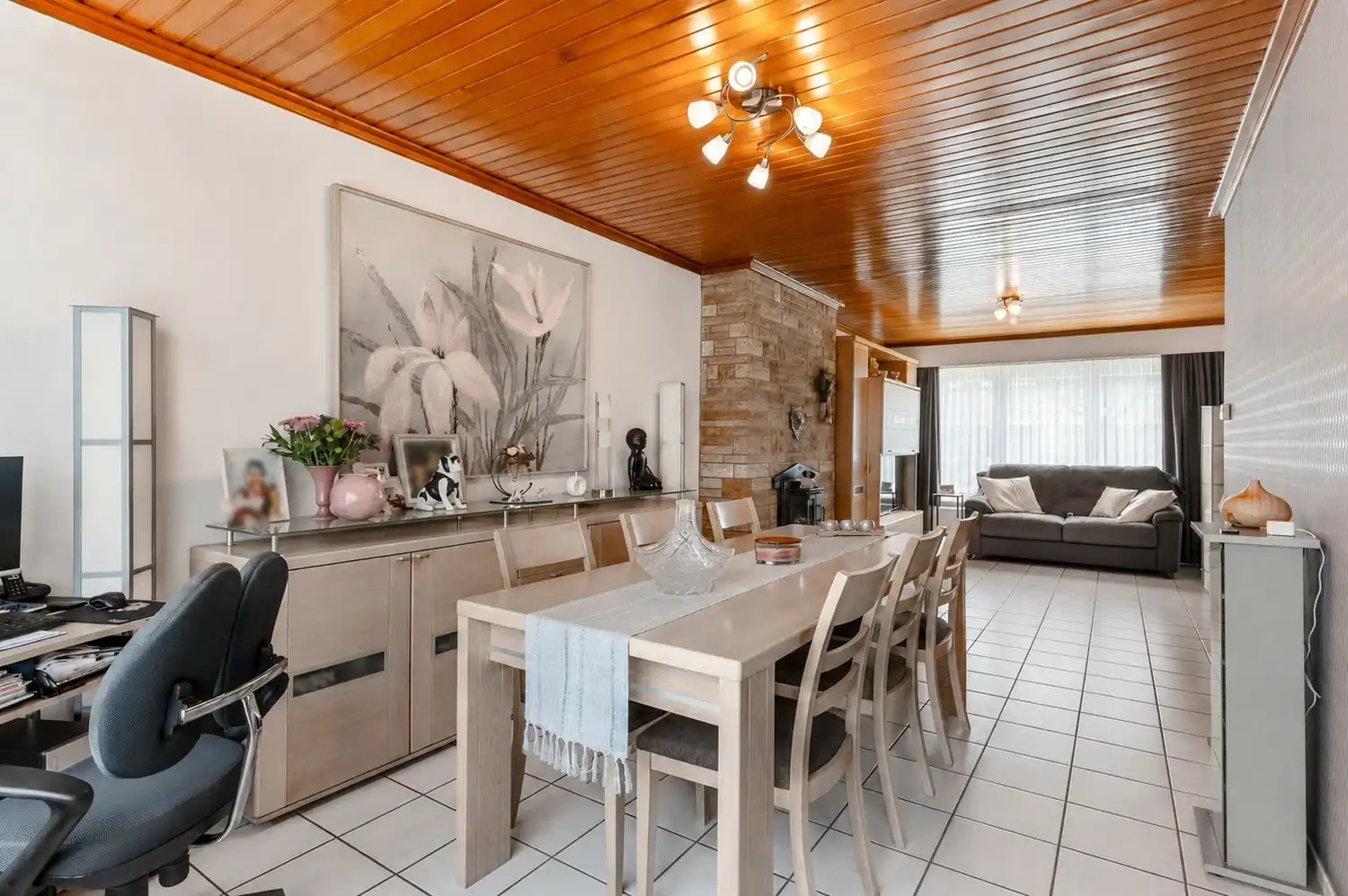 Zeer goed onderhouden en instapklare woning met drie slaapkamers, gezellige stadstuin en achter gelegen garage te Wijgmaal ! foto 4