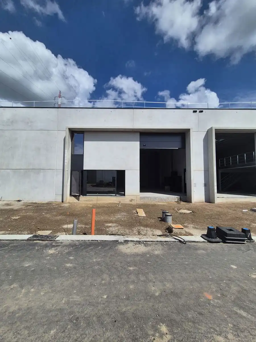 Nieuwbouw KMO-unit in Business Park Wildebeek - 222 m² foto {{pictureIndex}}