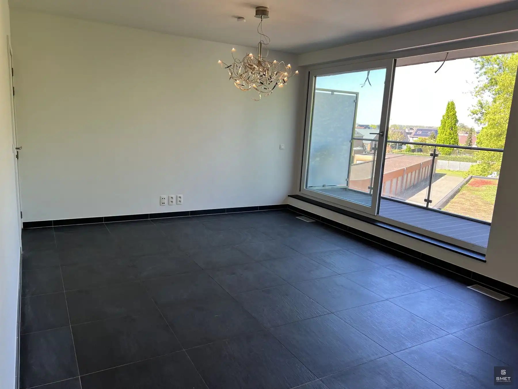 RUIM DUPLEX APPT. MET 2 SPKS, TERRAS EN GARAGE foto 3