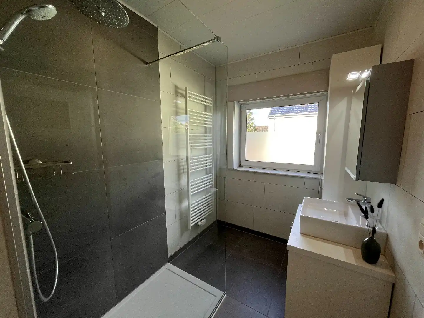 Instapklaar appartement met 2 slaapkamers in centrum St Kruis! foto 10