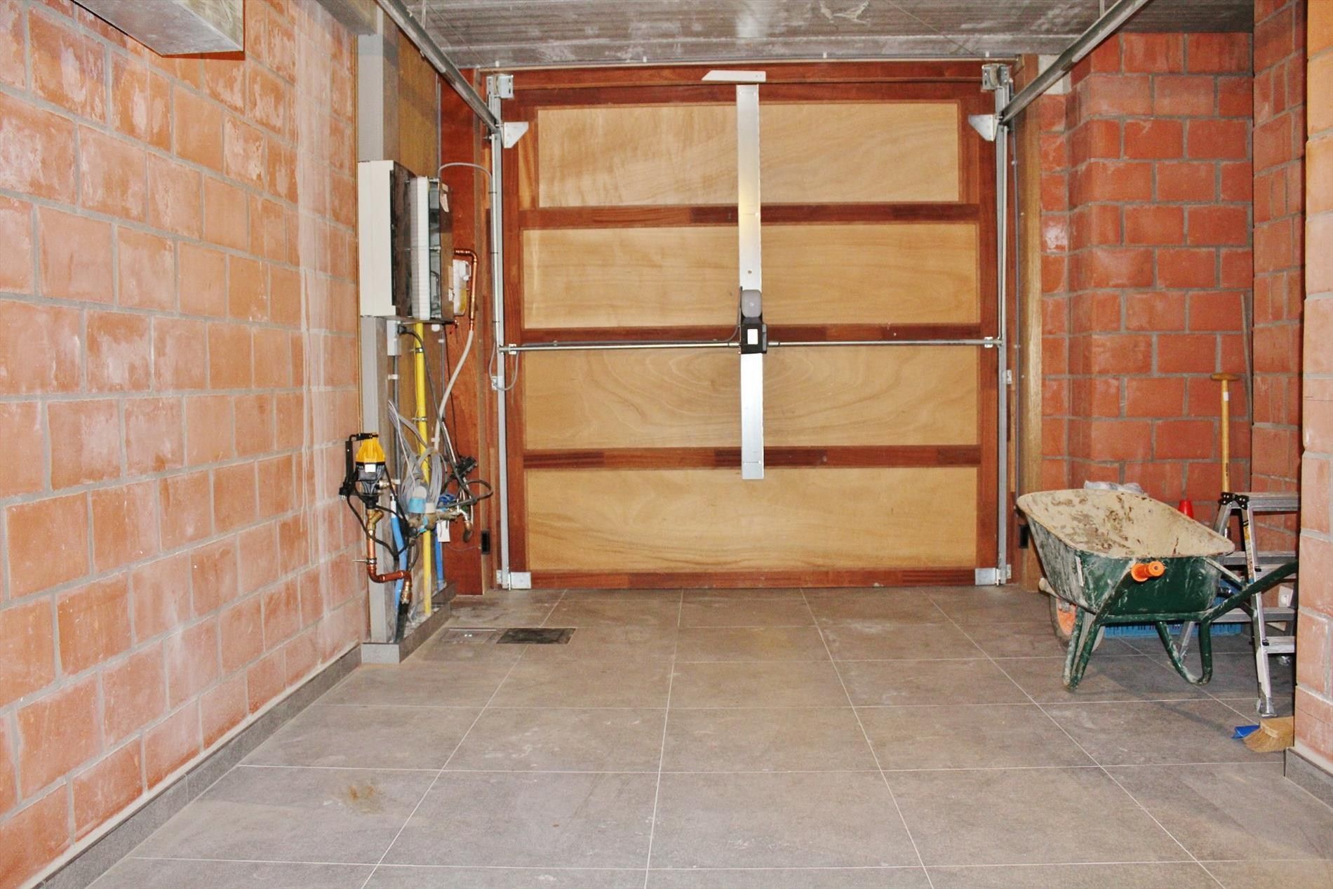 Prachtige instapklare nieuwbouwwoning met garage en tuin foto 7