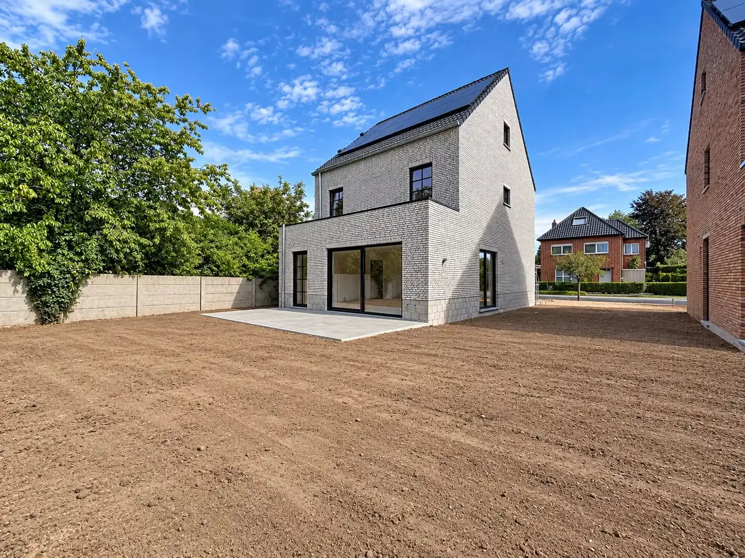 Moderne halfopen nieuwbouwwoning op een topligging nabij het centrum van Lommel. foto 2