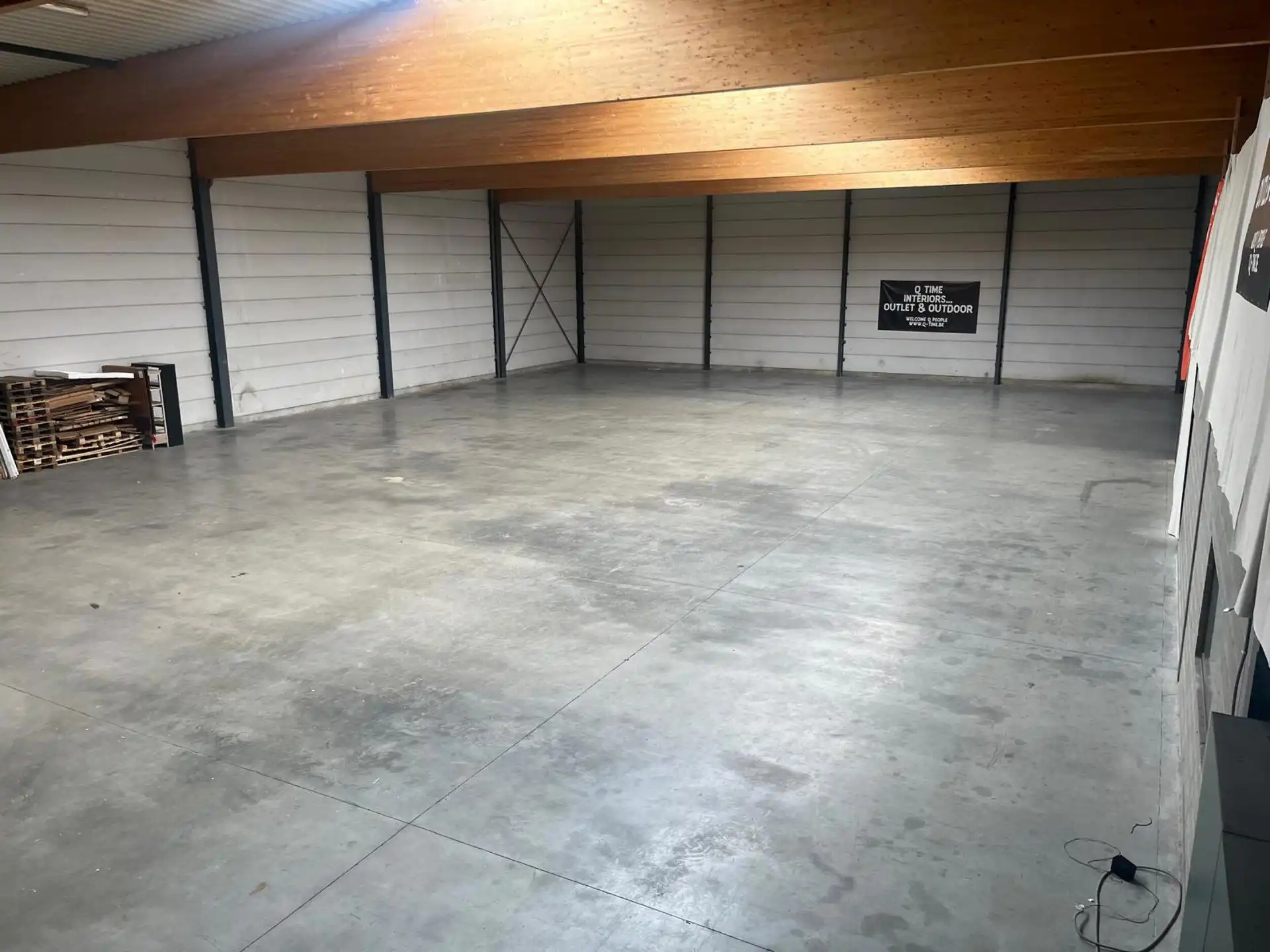 Wommelgem: 1.008 m² magazijn met mezzanine en kantoor foto 8