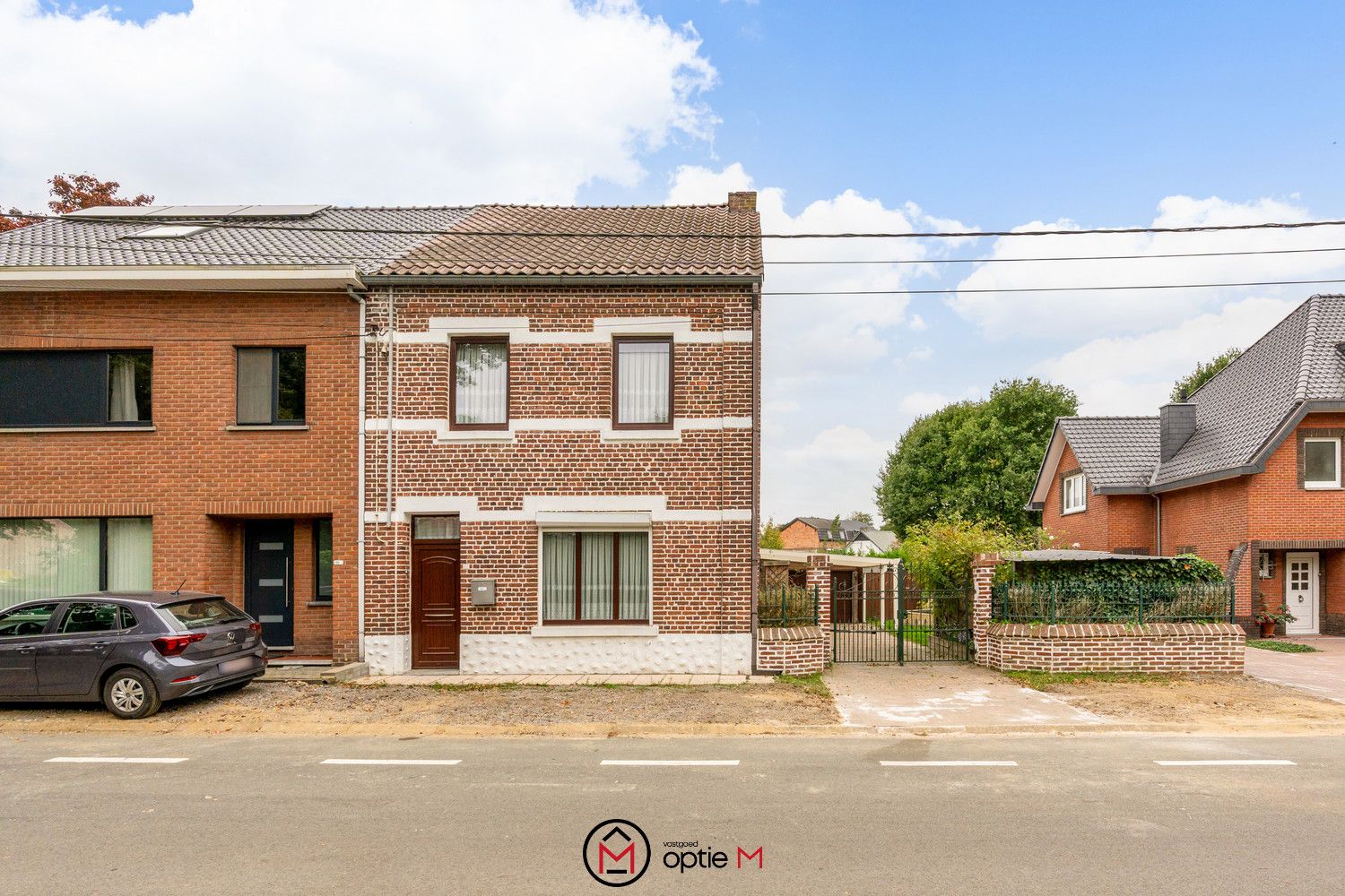 Ruime woning met garage en zonnepanelen foto 3