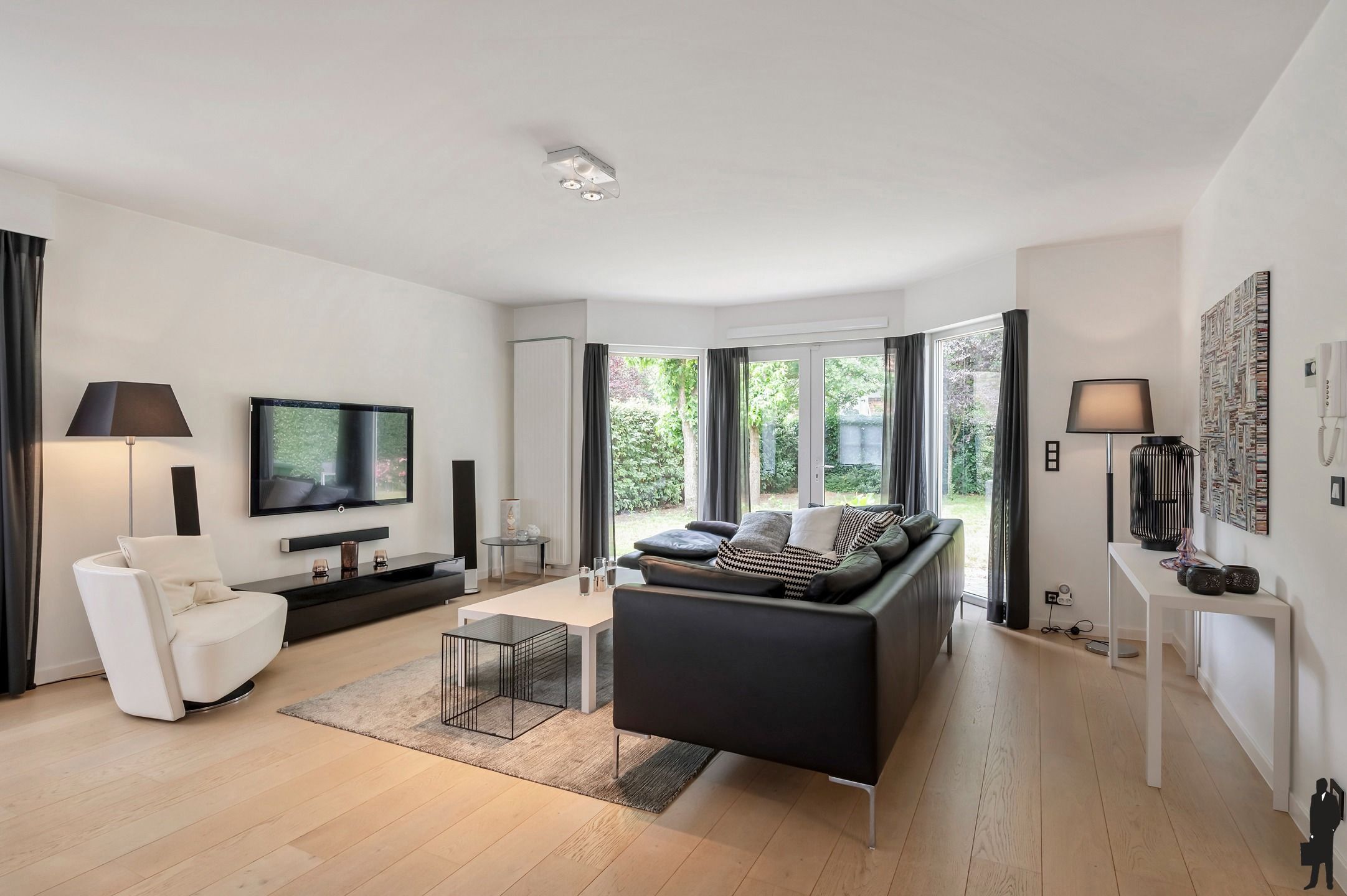 Verrassend instapklare ruime woning op centrale locatie te Brasschaat! foto 6