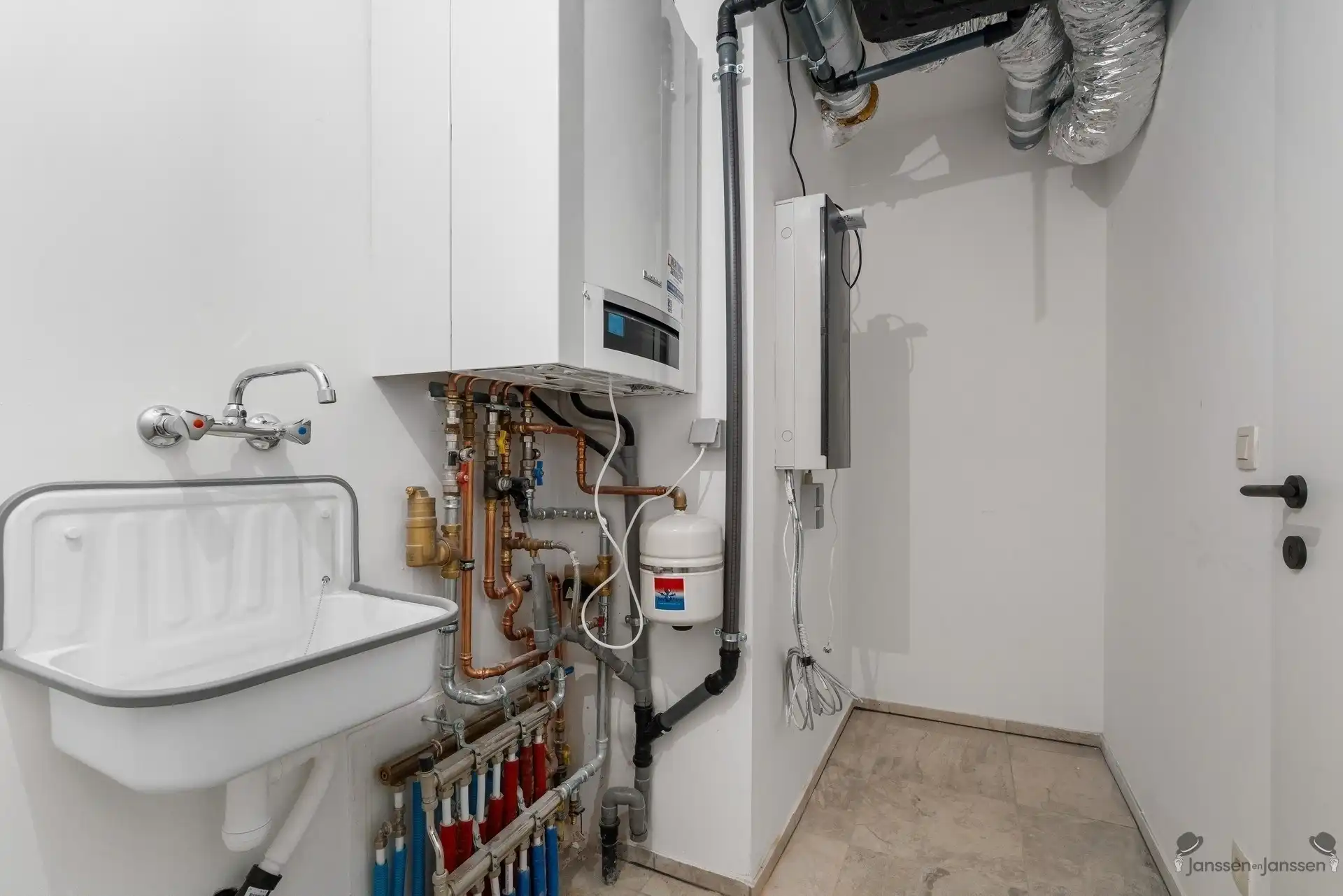 Instapklaar appartement van 103 m² op een gunstige ligging foto 8