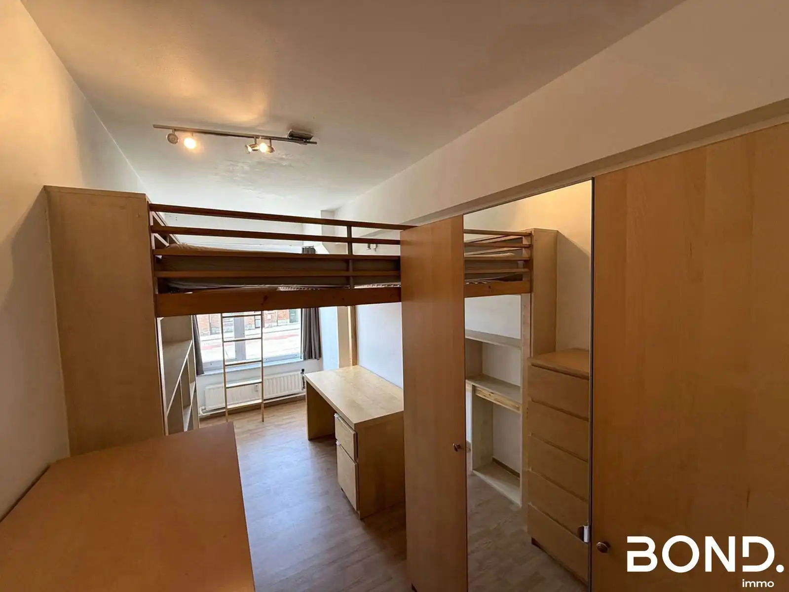 Instapklaar 3-slaapkamerappartment met parking in Leuven foto 14