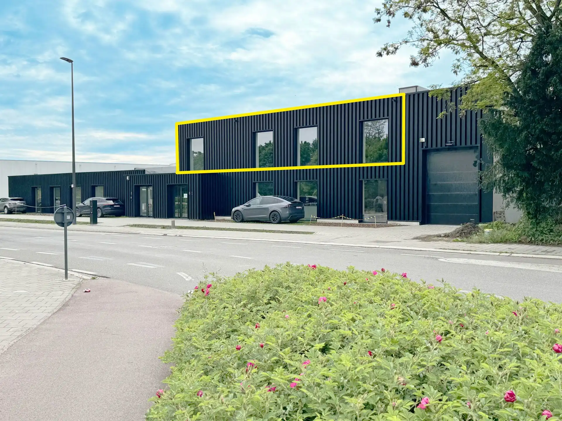 Kantoor te huur te Wommelgem  foto {{pictureIndex}}