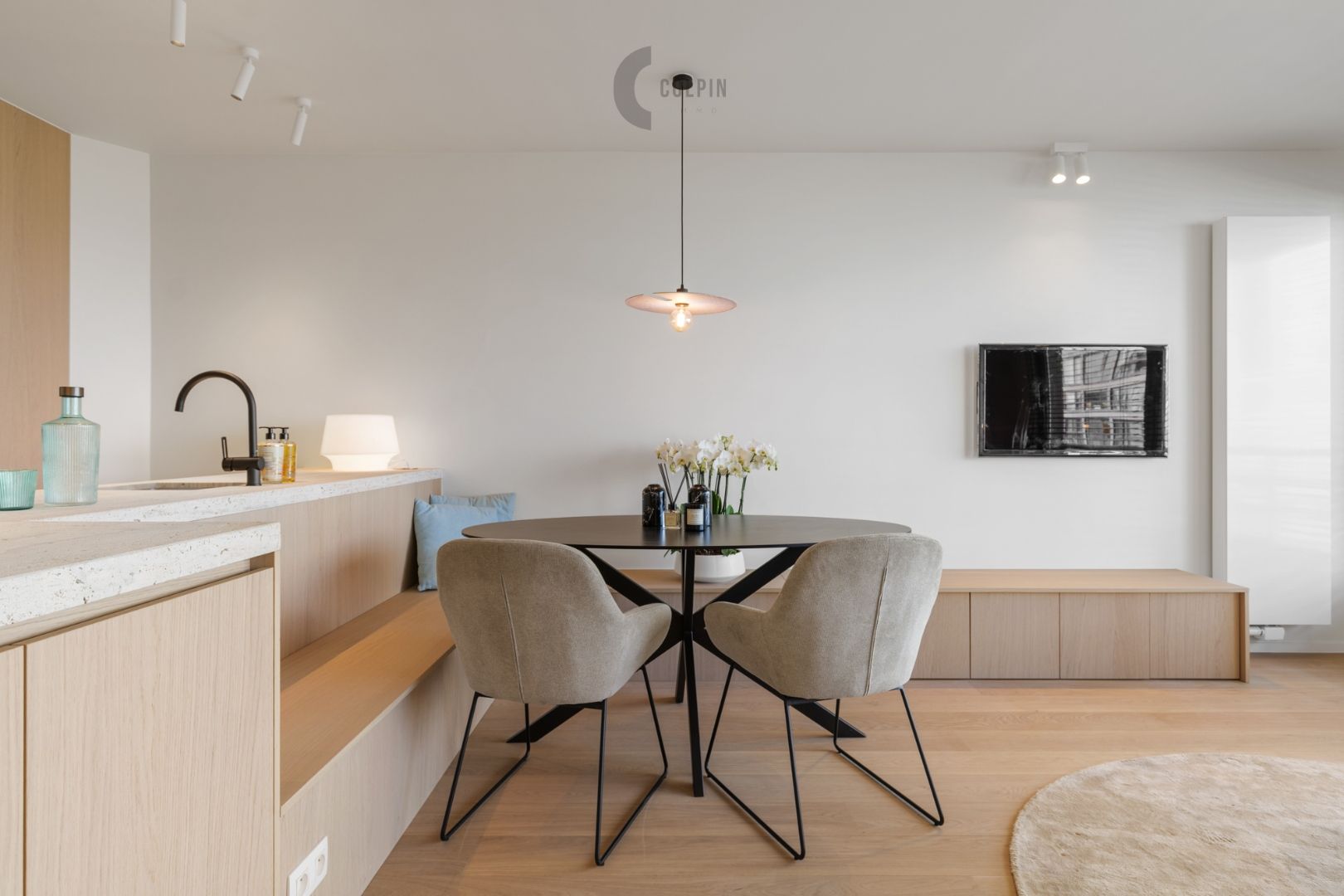 Stijlvol gerenoveerd 3slk- appartement met frontaal zeezicht foto 5