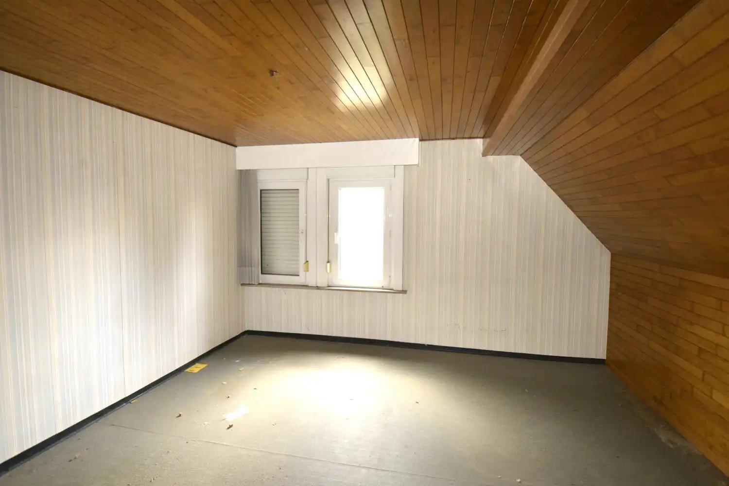 TE RENOVEREN WONING OMGEVEN DOOR AGRARISCH GEBIED! foto 14