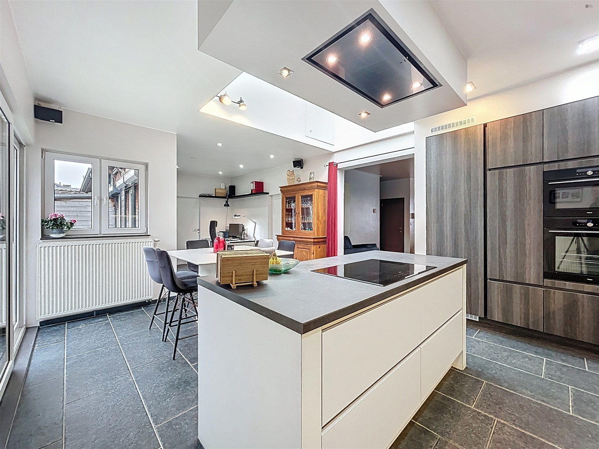 Energiezuinige gezinswoning met 3 slaapkamers en garage. foto 3