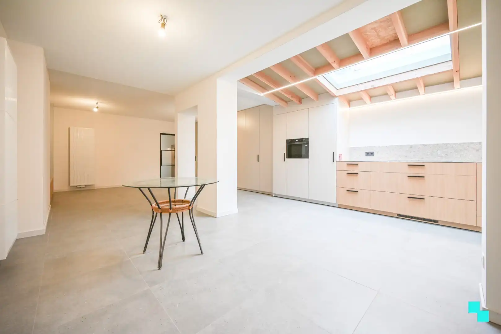 Ruime, instapklare woning met 4 slaapkamers nabij het centrum van Izegem foto 6