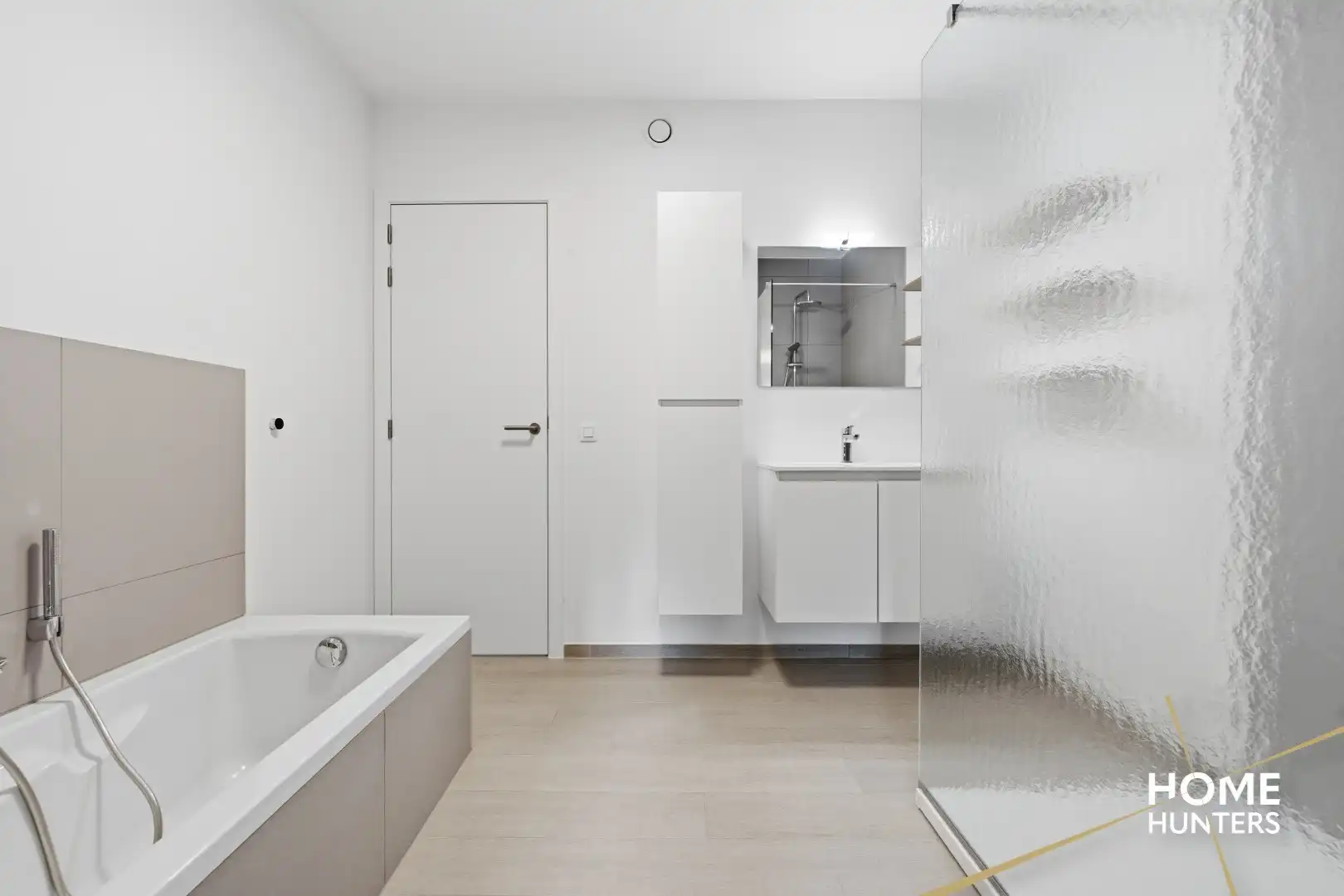 Modern en energiezuinig appartement met aangenaam terras in Roeselare foto 8