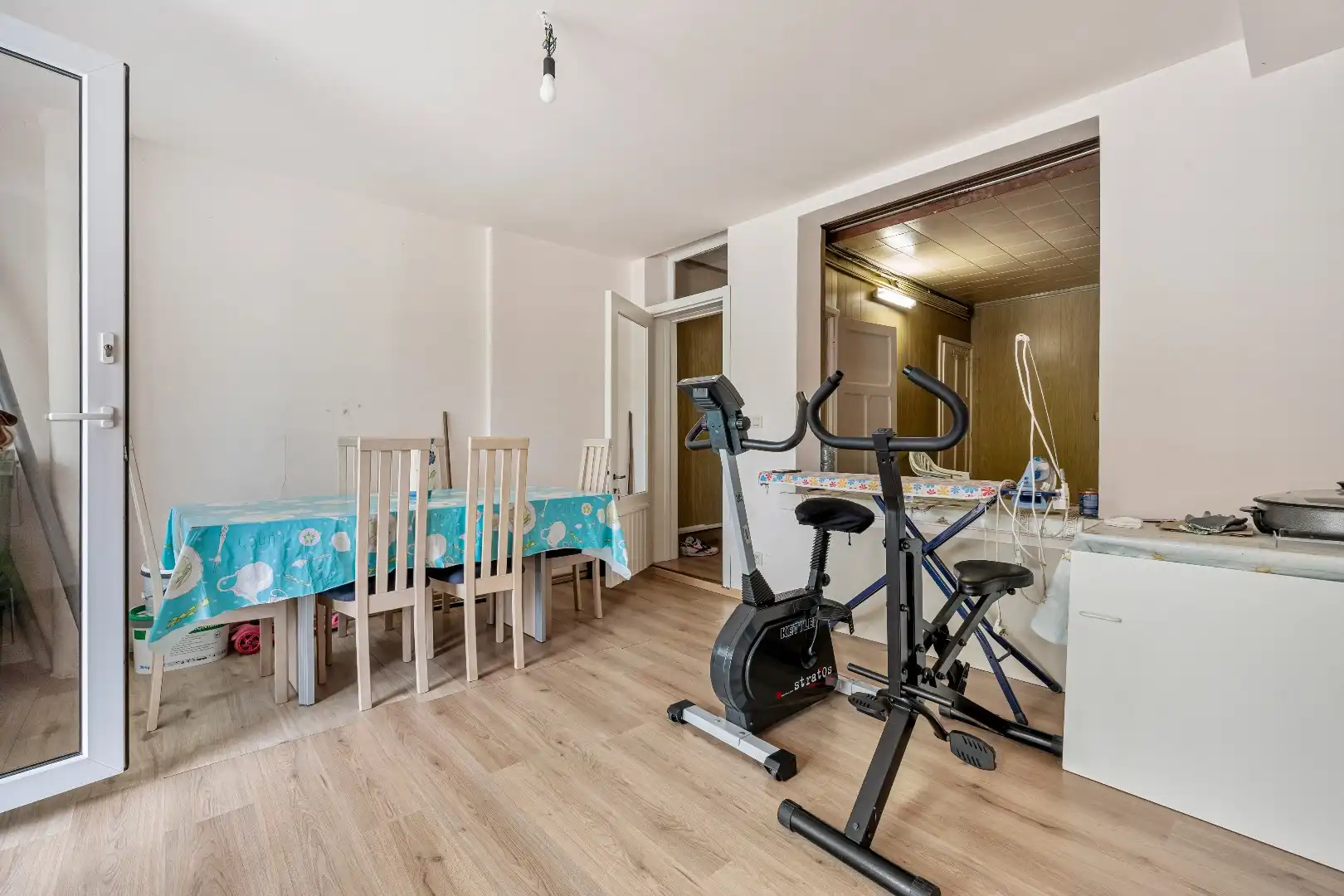 Verzorgde stadswoning met zicht over de Dendervalei foto 14