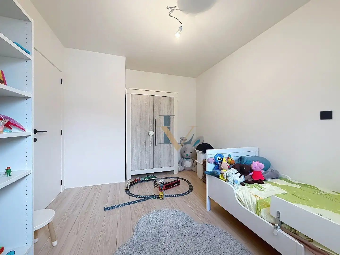 Charmante gerenoveerde rijwoning in pastoriestijl te koop in centrum Schilde foto 19