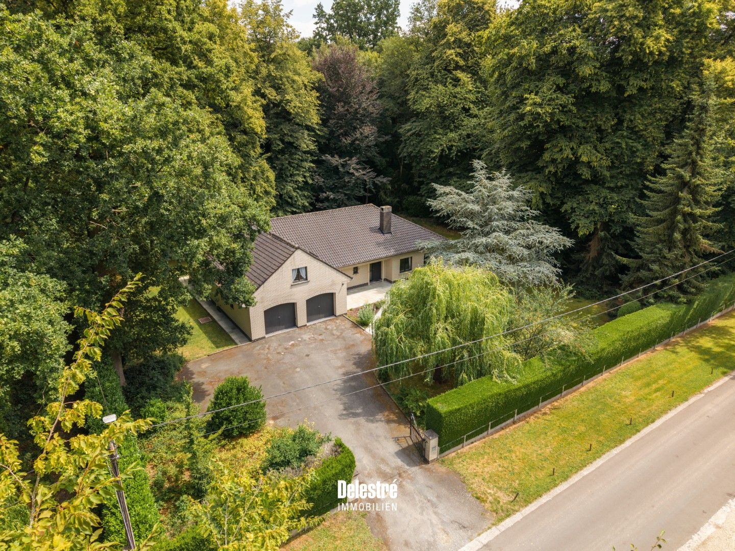TIJDLOZE VILLA OP 3.317 M2 BOIS DE STRIHOUX foto 3