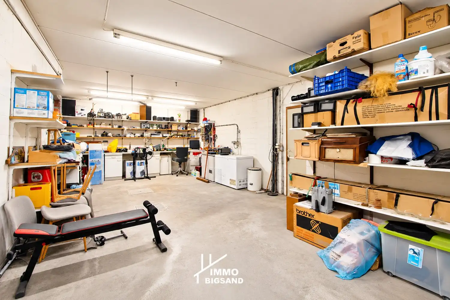 Handelspand met ruime woning, ondergronds magazijn/garage en veel parkeermogelijkheden langs de N32 foto 10