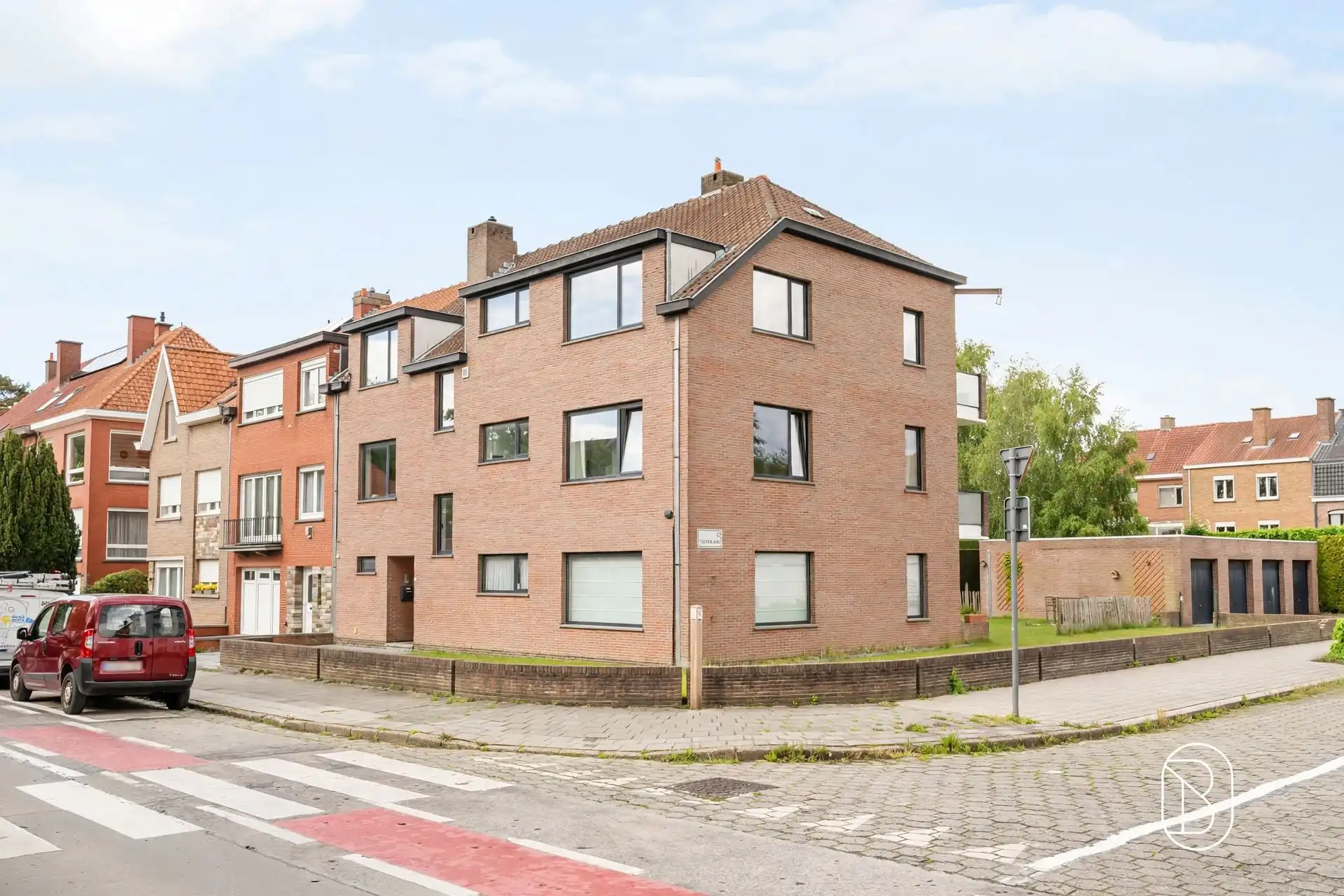 Topgelegen gelijkvloers appartement met 2 slk, tuin + aparte garagebox foto 8