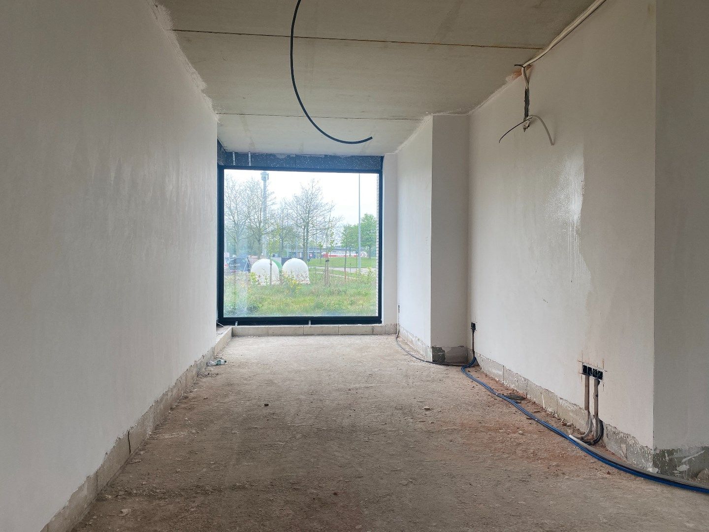 Centraal gelegen commerciële ruimte van 300 m² in Ham met parkeergelegenheid foto 11