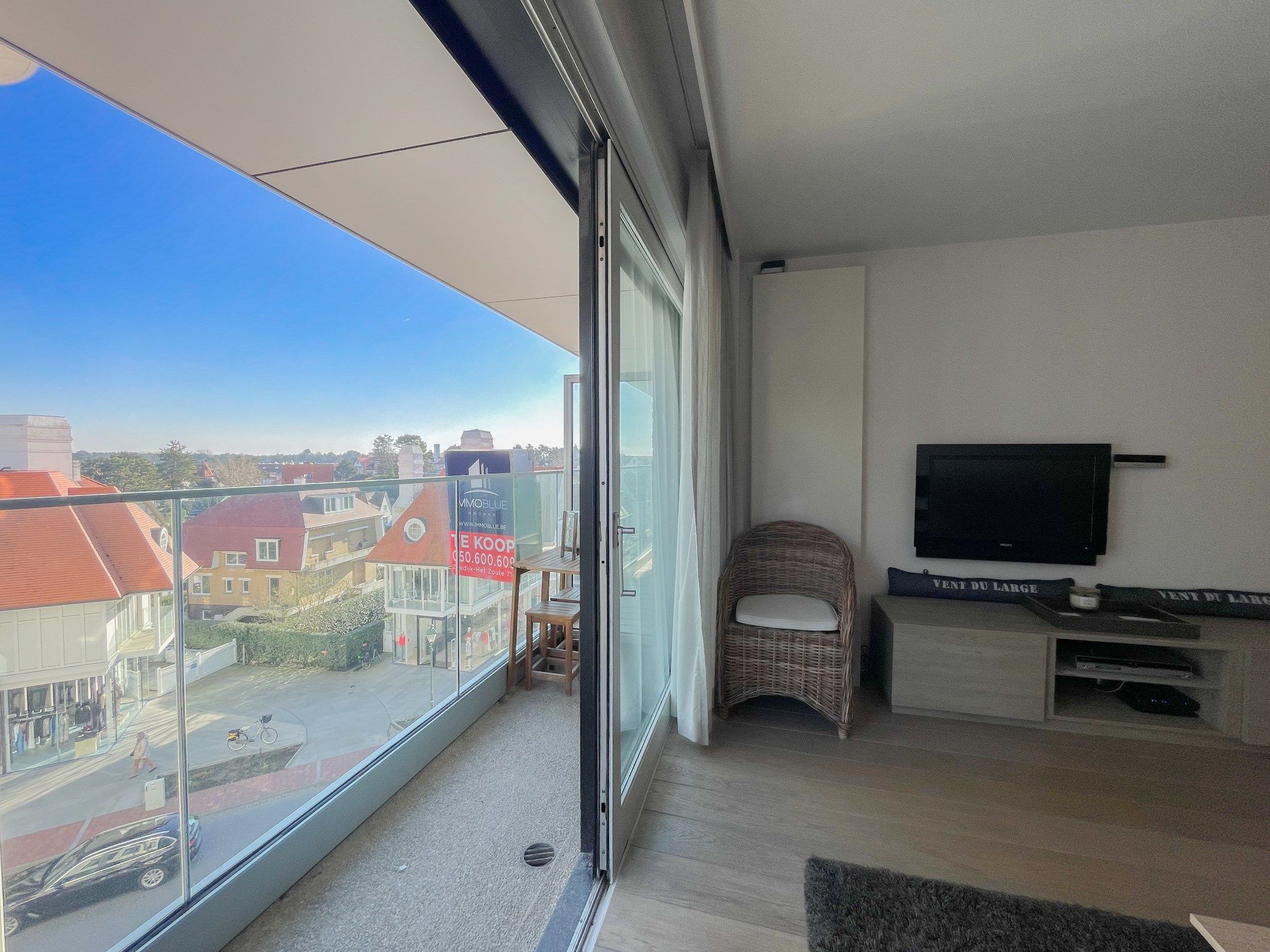 Drie slaapkamer appartement met een open zicht gelegen nabij het Driehoeksplein.  foto 4