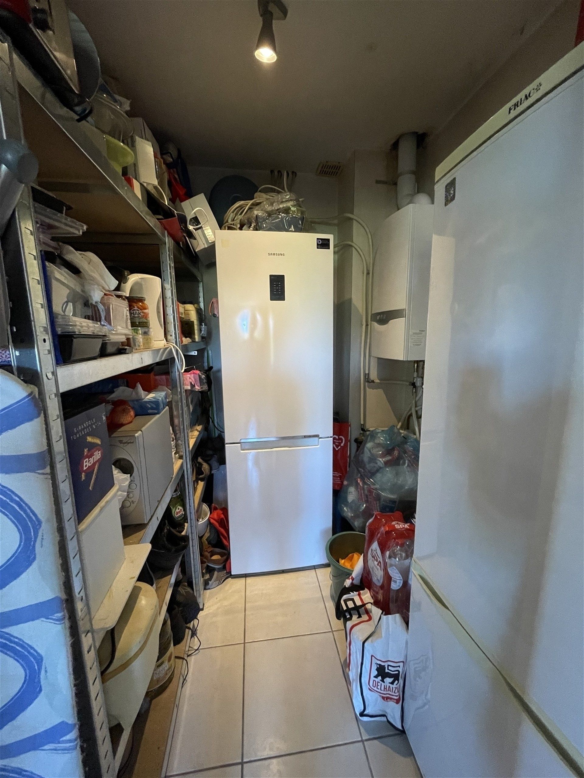 Gunstig gelegen 2 slaapkamer duplex appartement met garage.  foto 7