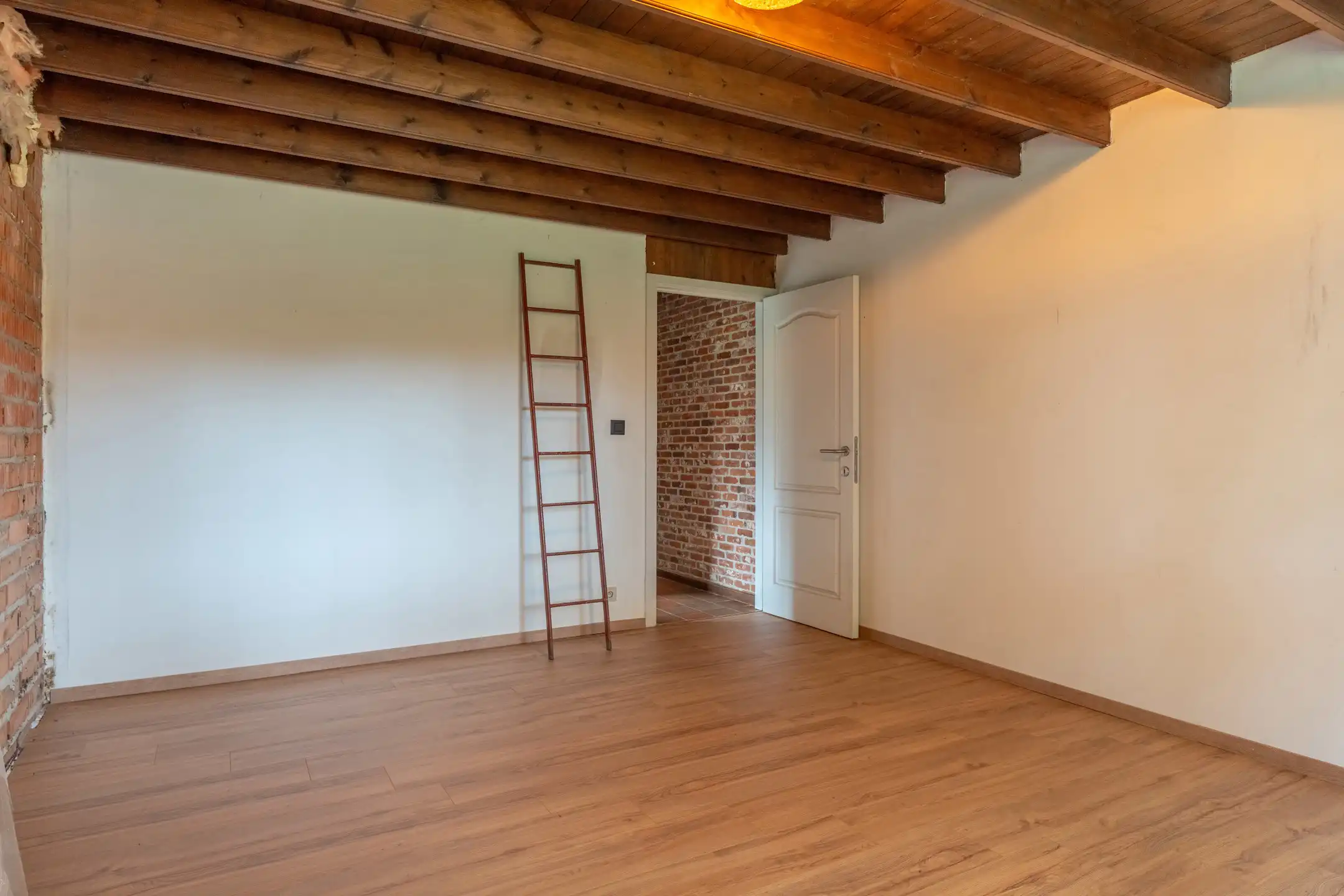 Ger. woning met 3 slpk en grote garage/werkplaats op 1.705 m² foto 30