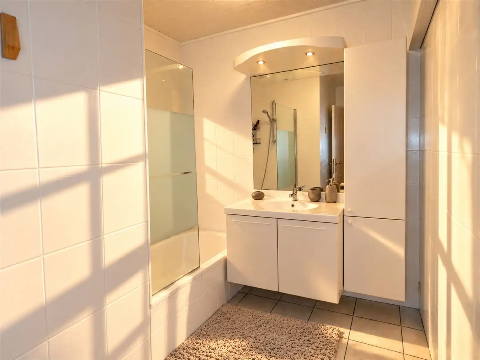 Woning met ruime tuin midden in het groen foto 7