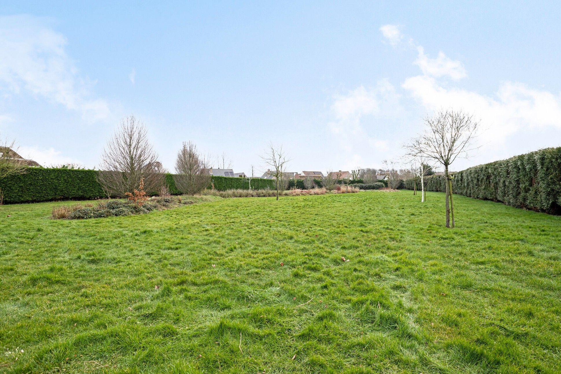 Unieke villa op een groot grondstuk met een binnenzwembad te koop nabij het centrum van De Haan. foto 47